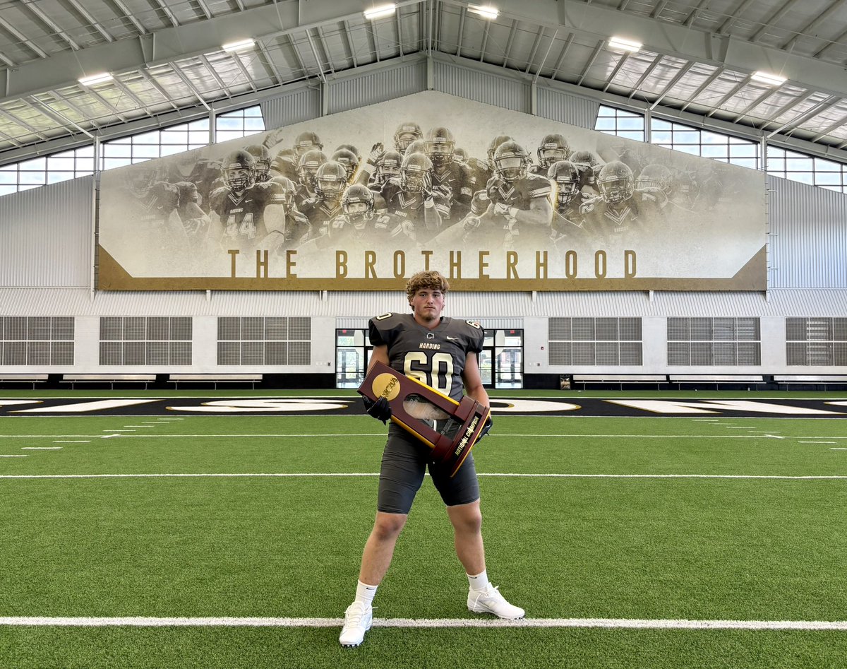 CHarneck77's tweet photo. Had a great time @Harding_FB !! Thank you @CoachFrancis_HU  and all the Coach’s for the LOVE!! https://t.co/57AlgAjJB4