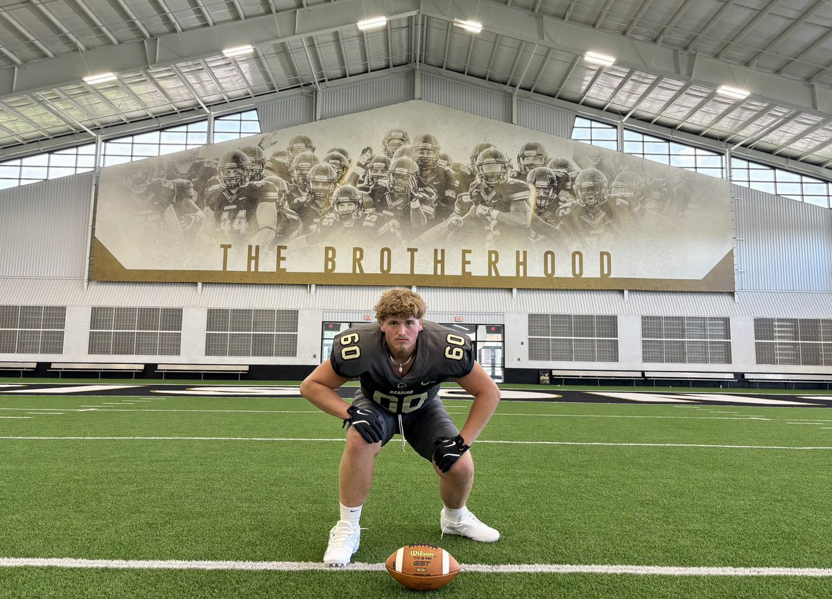 CHarneck77's tweet photo. Had a great time @Harding_FB !! Thank you @CoachFrancis_HU  and all the Coach’s for the LOVE!! https://t.co/57AlgAjJB4