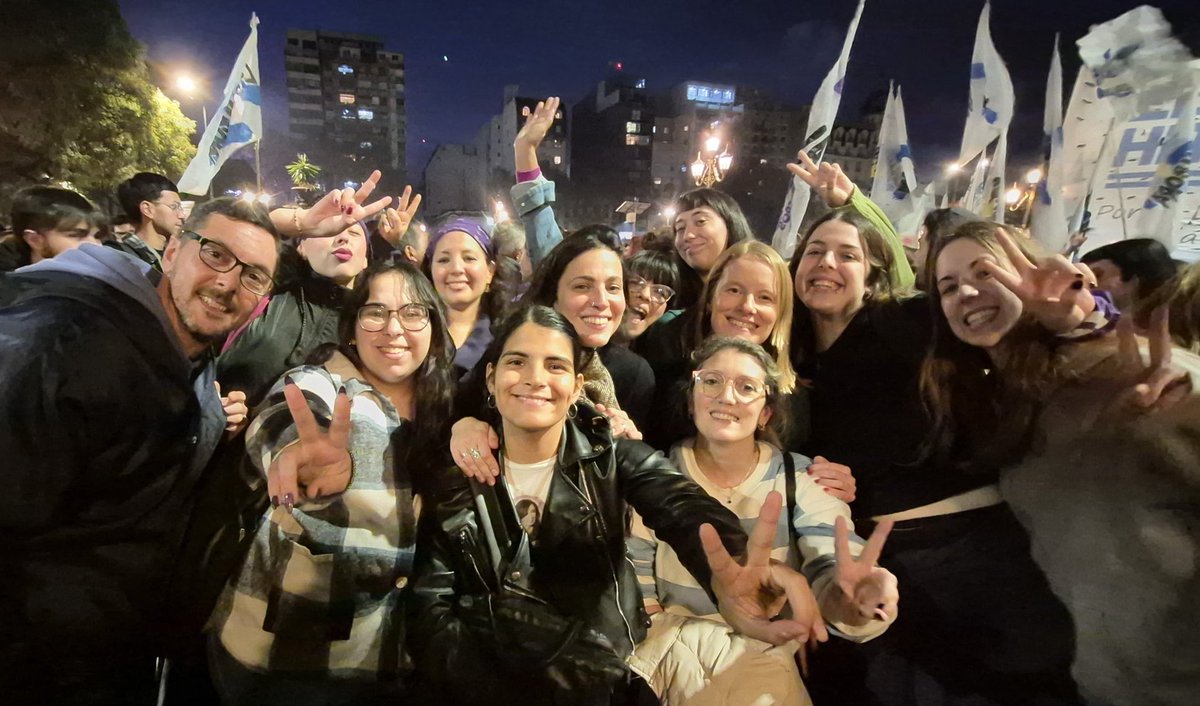 LaCamporaVL's tweet photo. A 11 años del primer #NiUnaMenos, volvimos a llenar las calles con la fuerza del feminismo. 
Por Agostina. Por Dulce. Por Noelia. Por todas. PAREN DE MATARNOS. LIBEREN A CRISTINA https://t.co/Sey1FpZJQg