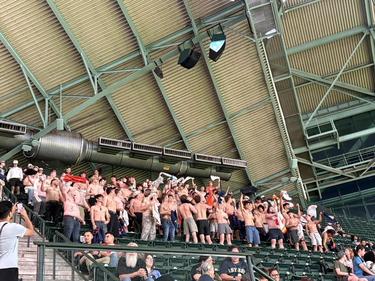 mon_mothman's tweet photo. TARPS OFF IN HOUSTON LETS GO @astros https://t.co/8Sbzsua38h