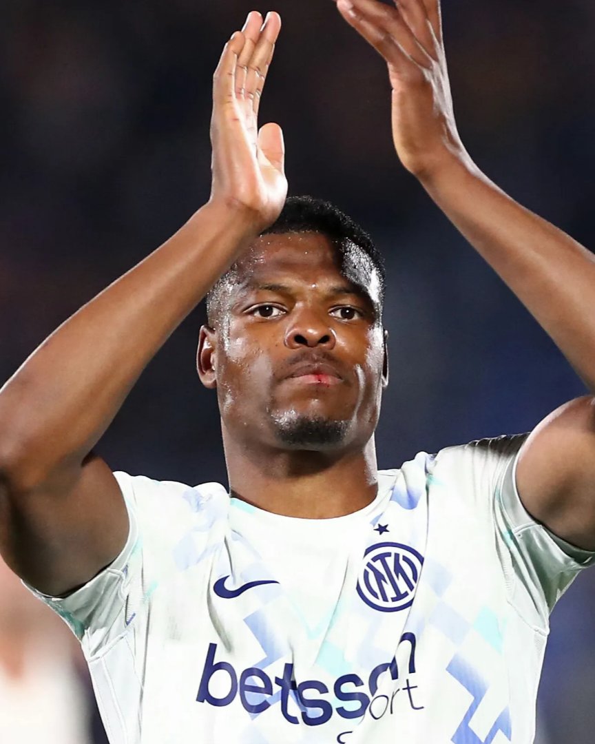 goal's tweet photo. Real Madrid are set to complete the signing of Denzel Dumfries from Inter after activating his €20 million release clause ✅️👌

Read more 🔗 https://t.co/FnemvY0CWA https://t.co/Sx2LKVJ1sA