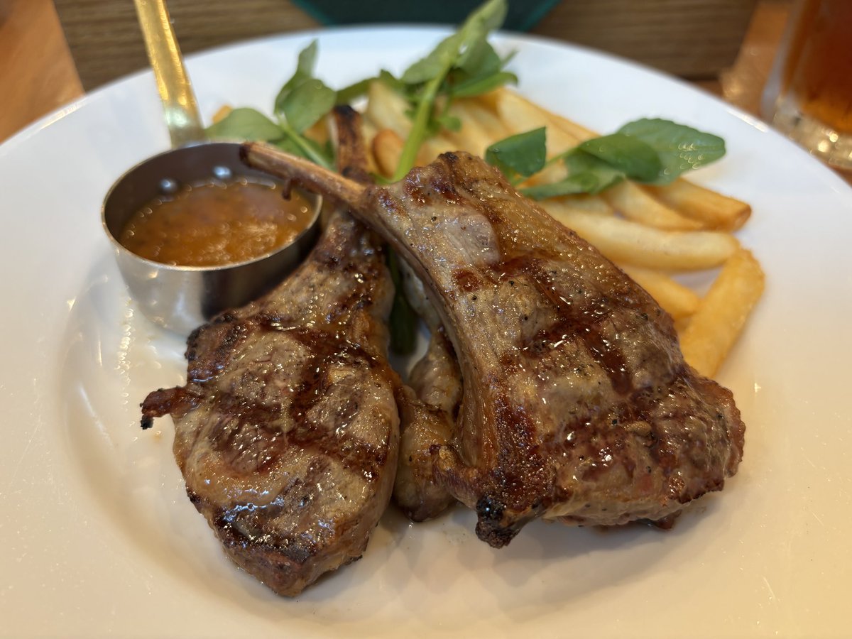 nkb_ys's tweet photo. #わいずびより ✍️

お疲れ様です！レオまるです🐧
先月もRSランチに行ってきました🍽️

シズラーでラムとサラダを食べました🥗🍖
たまにはがっつりランチもいいですね🥺
今月は何を食べに行くのか…楽しみです♪

#NKBYs #広告代理店 #みなとみらい
#企業公式がお疲れ様を言い合う https://t.co/mo1gCWQyds