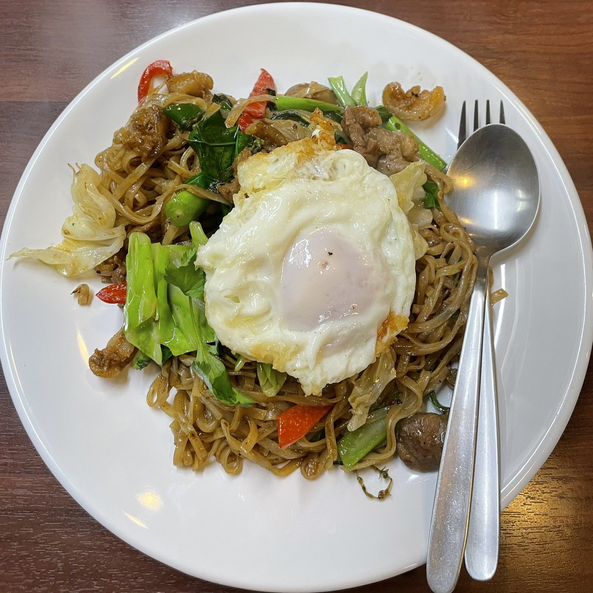 yoidore1484's tweet photo. 今日の昼食❣️池袋北口❣️タイ料理❣️ピラブカウ❣️センレックパッガパオムーパーカイダオ❣️あぁ〜〜❣️アロイマー❣️99999
#今日の昼食 #池袋北口 #タイ料理 #ピラブカウ https://t.co/lAy4PRcGoW