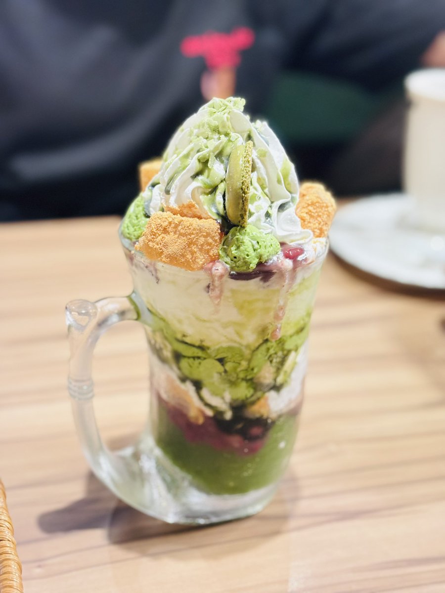 sta0303's tweet photo. 愛恵さんとびくドンジョッキ食べてきた🍻 https://t.co/Zb92lAz71p