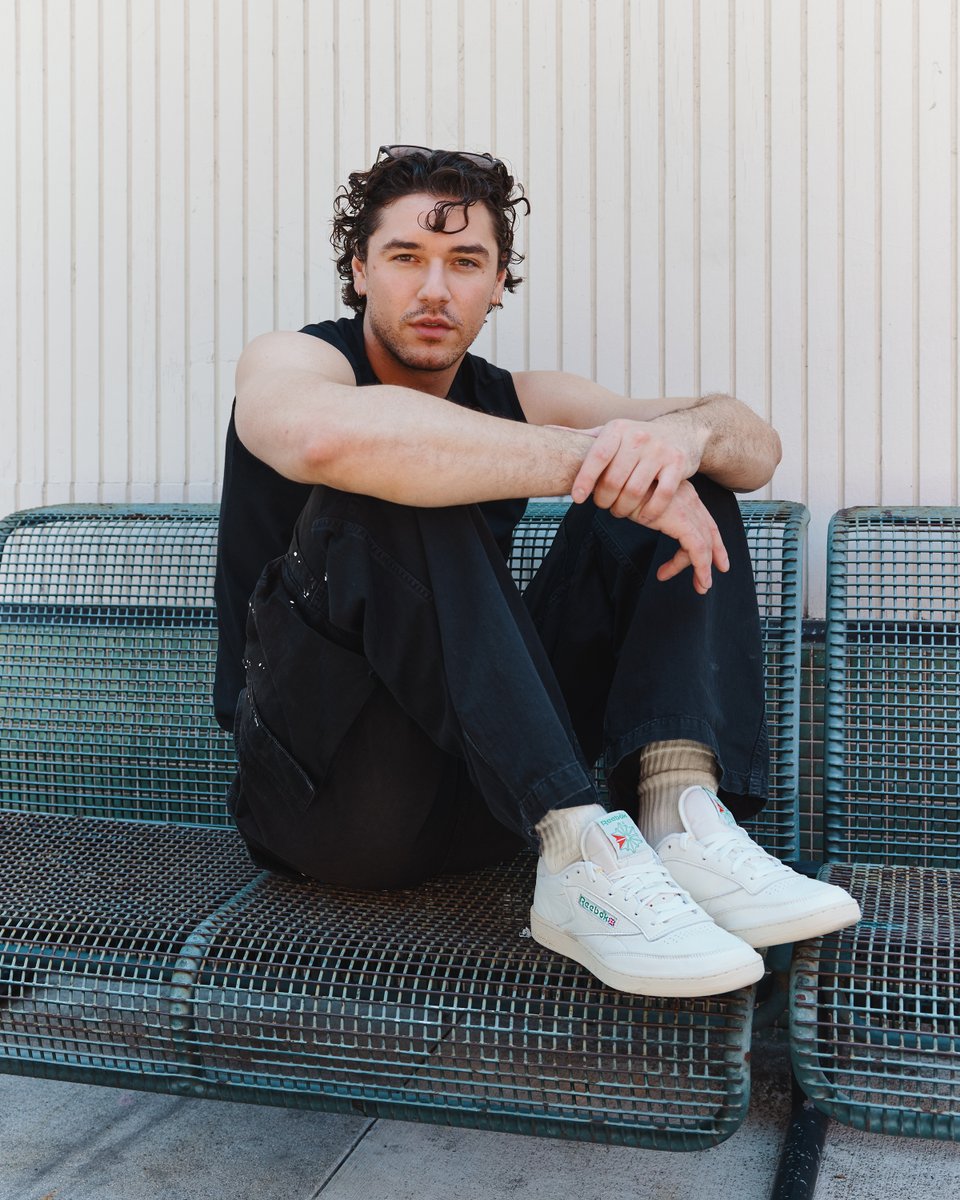 Reebokjp's tweet photo. BORN CLASSIC. WORN FOR LIFE. 

新アンバサダーに、アメリカの俳優「ベルモント・カメリ」が就任。
@belmontcameli

🔗：https://t.co/P2hG8dqcgF

#Reebok #リーボック https://t.co/ec7YcFLpLN