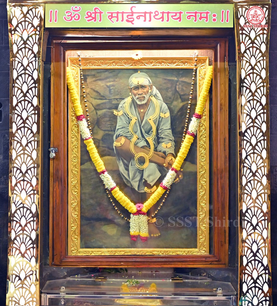 SSSTShirdi's tweet photo. *!! ॐ साई राम !!*
*श्री साईबाबा संस्थान विश्वस्त व्यवस्था,शिर्डी*
*!! ॐ Sai Ram !!*
*Shri Saibaba Sansthan Trust, Shirdi*
≈≈≈≈≈≈≈≈≈≈≈≈≈≈≈≈≈ 
*आरती :-माध्यान्ह आरती*
*गुरुवार ०४ जून २०२६*  
*Aarti :-Madhyan Aarti*
*Thursday 04 Jun 2026* https://t.co/TIfCgGZM7z