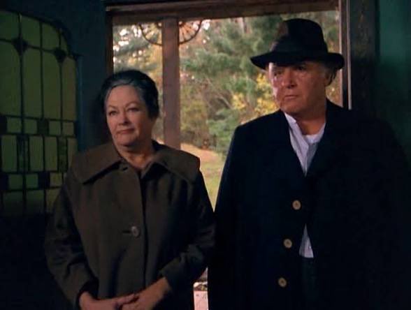 horror_80s's tweet photo. In AMERICAN GOTHIC (1988) a group of friends crash-land on a remote island after their plane runs out of fuel, only to find an odd family living like it’s the 1930s. Ma &amp; Pa (Yvonne De Carlo, Rod Steiger) and their three middle-aged “children” seem off…then the killings start. https://t.co/1l8lwhu9dS