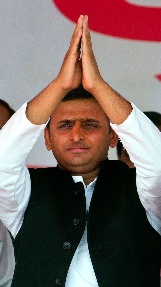 mukeshdeshka's tweet photo. आख़िरी उम्मीद... अखिलेश यादव🔥

उत्तर प्रदेश का युवा आज सिर्फ बेरोज़गारी से नहीं लड़ रहा, बल्कि व्यवस्था की उन खामियों से भी लड़ रहा है जिन्होंने उसके सपनों को बार-बार तोड़ा है।

वर्षों की मेहनत, दिन-रात की पढ़ाई और परिवार के त्याग के बाद भी जब भर्तियों पर सवाल उठते हैं।

जब UPPSC और UPSSSC के नौकरियों मे आरक्षण में गड़बड़ियों के आरोप सामने आते हैं,जब माइग्रेशन जैसे मुद्दों से मेहनती अभ्यर्थियों को नुकसान होता है,तब सबसे ज्यादा चोट किसी छात्र के आत्मविश्वास पर पड़ती है।

हजारों-लाखों छात्र आज भी न्याय की उम्मीद में दर-दर भटक रहे हैं। वे सिर्फ नौकरी नहीं मांग रहे, वे अपने हक़ की मांग कर रहे हैं।

वे सिर्फ नियुक्ति नहीं चाहते, वे एक निष्पक्ष व्यवस्था चाहते हैं जहाँ मेहनत का सम्मान हो 
और किसी के भविष्य के साथ खिलवाड़ न हो।

ऐसे समय में जब पीड़ित छात्रों की आवाज़ को अक्सर अनसुना कर दिया जाता है...

तब उन्हें किसी ऐसे नेतृत्व की तलाश होती है जो उनकी लड़ाई को अपनी लड़ाई समझे, जो उनके सवालों को सत्ता तक पहुँचाए और न्याय की मांग को मजबूती से उठाए।

बहुत से छात्रों, युवाओं, किसानों और आम लोगों के लिए वह उम्मीद आज अखिलेश यादव हैं।

आरक्षण घोटाले और माइग्रेशन घोटाले से पीड़ित हजारों अभ्यर्थियों को भी लगता है कि उनकी आवाज़ को अगर कोई मजबूती से उठा सकता है, तो वह श्री अखिलेश यादव हैं।

राजनीति में नेता बहुत होते हैं, लेकिन उम्मीद बहुत कम लोग बनते हैं।

उम्मीद वही बनता है जिसके नाम से निराश लोगों के मन में भरोसा जागे, जिसके संघर्ष में लोग अपना संघर्ष देखें और जिसकी आवाज़ में उन्हें अपनी आवाज़ सुनाई दे।

आज जब लाखों युवाओं के सपने न्याय की प्रतीक्षा कर रहे हैं, तब उत्तर प्रदेश के कोने-कोने से एक भावना सुनाई देती है.....

"हमें सिर्फ एक नेता नहीं चाहिए, हमें अपने भविष्य के लिए लड़ने वाली आवाज़ चाहिए।"

और लाखों युवाओं के लिए वह आवाज़ हैं...."अखिलेश यादव"।

@yadavakhilesh