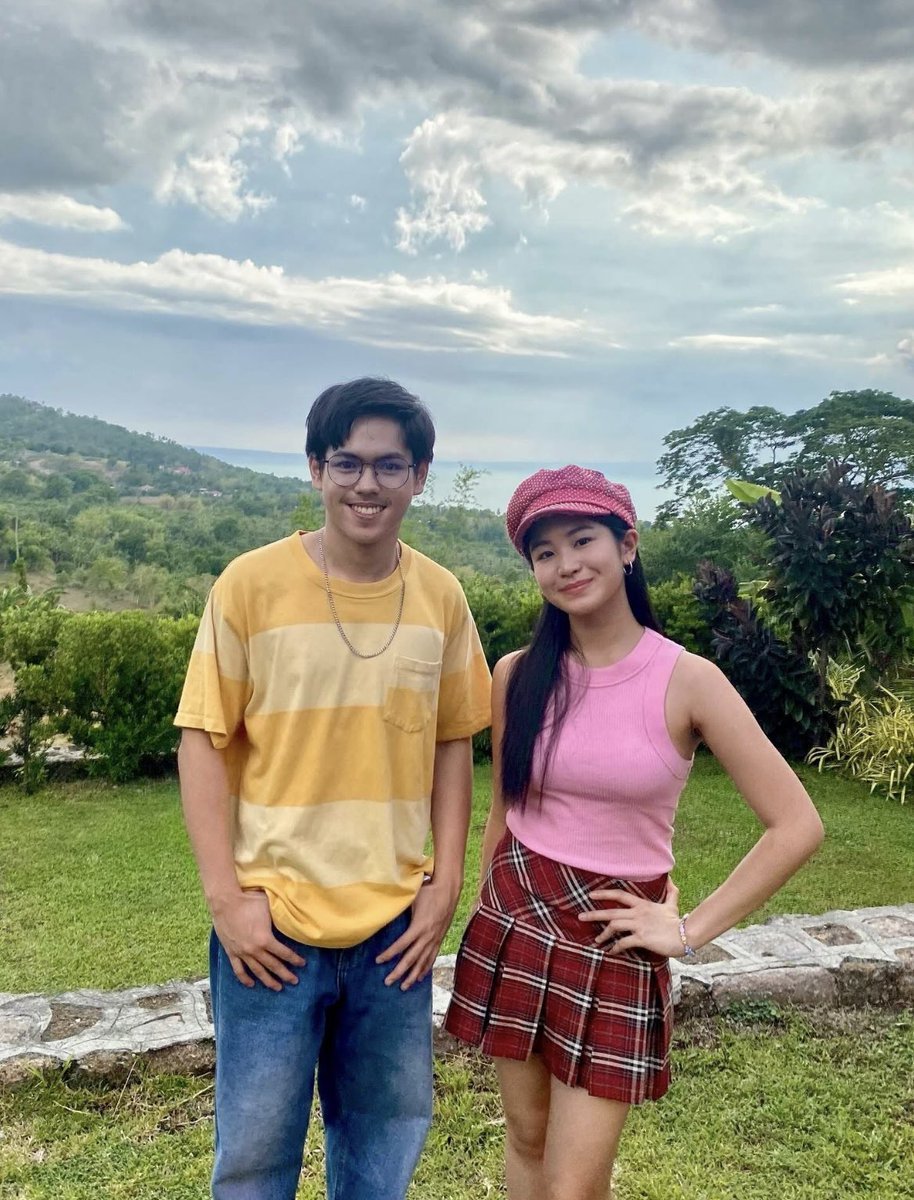 iamjunnoo's tweet photo. Recreating the iconic yellow and pink combo! 💛💗 Nailed the classic vibe perfectly ✨ #TJMonterdeXCapriceCayetano https://t.co/L85xKHhhPT