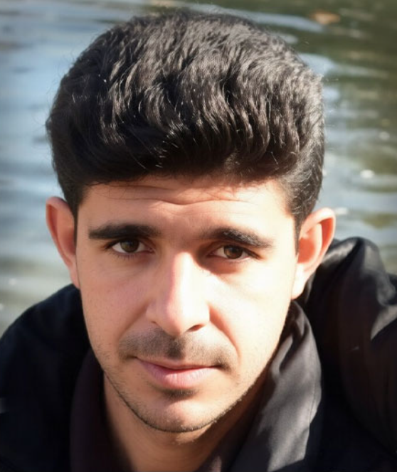 CSDHI's tweet photo. Houman Shayani, un ouvrier d’environ 33 ans originaire de Nourabad Mamasani (province du Fars), subit une nouvelle fois la répression des autorités iraniennes.

Depuis 2013, il a été arrêté à plusieurs reprises pour des accusations telles que « propagande contre le régime » et a passé près de trois ans en prison au total. En janvier 2026, avant le début des manifestations nationales, il a de nouveau été arrêté sous des accusations similaires et demeure détenu depuis plus de cinq mois dans la prison de Nourabad Mamasani sans qu’aucune décision définitive ne soit prise concernant son dossier.

Récemment, le parquet de Gotvand, dans la province du Khouzistan, a ouvert contre lui une nouvelle procédure pour « inimitié envers Dieu » (moharebeh), en raison de ses activités sur les réseaux sociaux et de prétendus liens avec des opposants au régime.

Depuis le 31 mai 2026, Houman Shayani est en grève de la faim pour protester contre sa détention prolongée, les accusations qu’il juge infondées et les poursuites engagées contre lui dans plusieurs provinces.

Houman Shayani n’est ni un criminel ni un ennemi de Dieu. C’est la voix d’un jeune travailleur qui a exprimé ses opinions et qui se retrouve aujourd’hui confronté à la prison et à des accusations politiques. Ne laissons pas cette voix être réduite au silence.
#StopExecutionsInIran #Iran