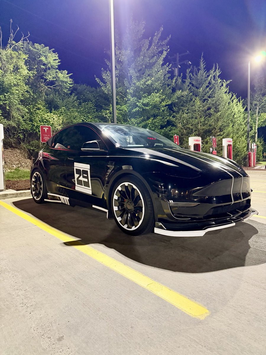 1qu1cky's tweet photo. TOC-MD is on the road to @teslaownersmi Summer Meetup 2026! When the car charges, we charge up too, Filipino style! ๐ต๐ญ๐๐ #tocmdcrew #riceislife #teslamyp https://t.co/FOe55aDwih