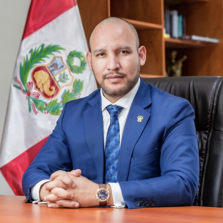 ManuelGalvez's tweet photo. 🇵🇪STUDIOGALVEZ🇮🇹

Fiscal de la Nación, Tomás Aladino Gálvez, no hizo nada cambio el rumbo  (PITUFEO EN LA INVESTIGACION FISCAL) https://t.co/P2ZWV7xNDZ via @YouTube https://t.co/XdyLO6wK0U