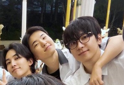 khoshlover's tweet photo. genuinely can't stop looking at them together i miss them so bad hoshi's favourite hyung and hoshi's best friend since the ninth grade his first team in seventeen i can't wait for them to be together again🥹❤️‍🩹 https://t.co/rXoWxNeADk