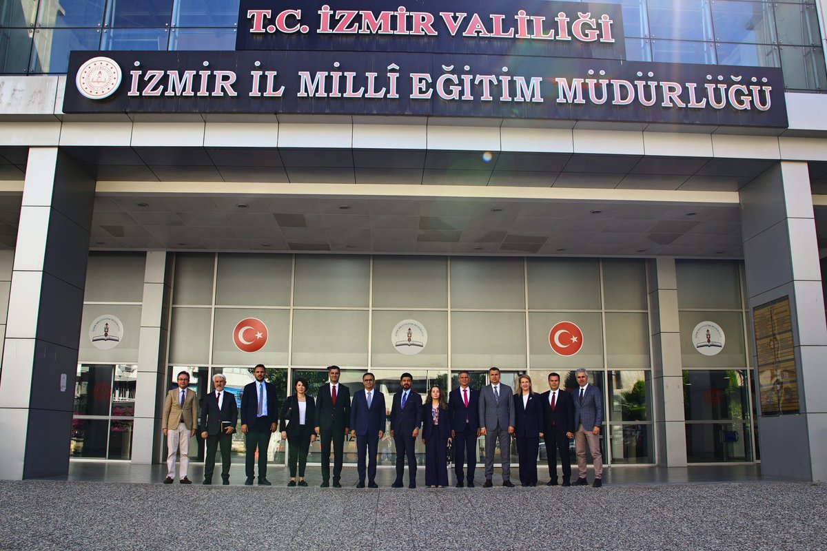 mebhbogm's tweet photo. 📍İzmir

Genel Müdürümüz Sayın Dr. Emre Topoğlu ve bereberindeki heyet, İzmir İl Millî Eğitim Müdürü Sayın Dr. Ömer Yahşi’yi makamında ziyaret etti.

Gerçekleştirilen görüşmede, İzmir’de yürütülen hayat boyu öğrenme faaliyetleri değerlendirildi. Kursların yaygınlaştırılması, öğrenme fırsatlarına erişimin artırılması ve vatandaşlarımızın temel becerilerinin güçlendirilmesine yönelik çalışmalar üzerine görüş alışverişinde bulunuldu.

Ziyaret programı kapsamında İzmir Olgunlaşma Enstitüsü ile Karşıyaka Olgunlaşma Enstitüsü Kültür Sanat Ek Binasını da ziyaret eden Genel Müdürümüz ve bereberindeki heyet, yürütülen çalışmalar hakkında bilgi aldı ve emek veren tüm idarecilerimize ve eğitimcilerimize teşekkürlerini iletti.

👉 https://t.co/AsTjWD5KN3

#HayatBoyuYanınızdayız

@tcmeb
@Yusuf__Tekin 
@CelileErenOKTEN 
@topogluemre