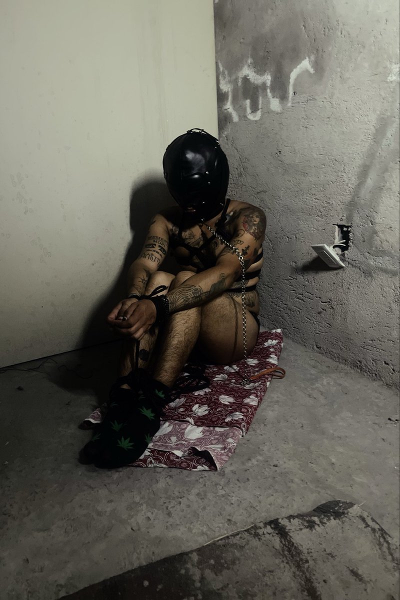 VaderHope6593's tweet photo. Dice tener otra Ama! pero su voluntad siempre se inclina ante mí. https://t.co/uy4B7gPR1G
