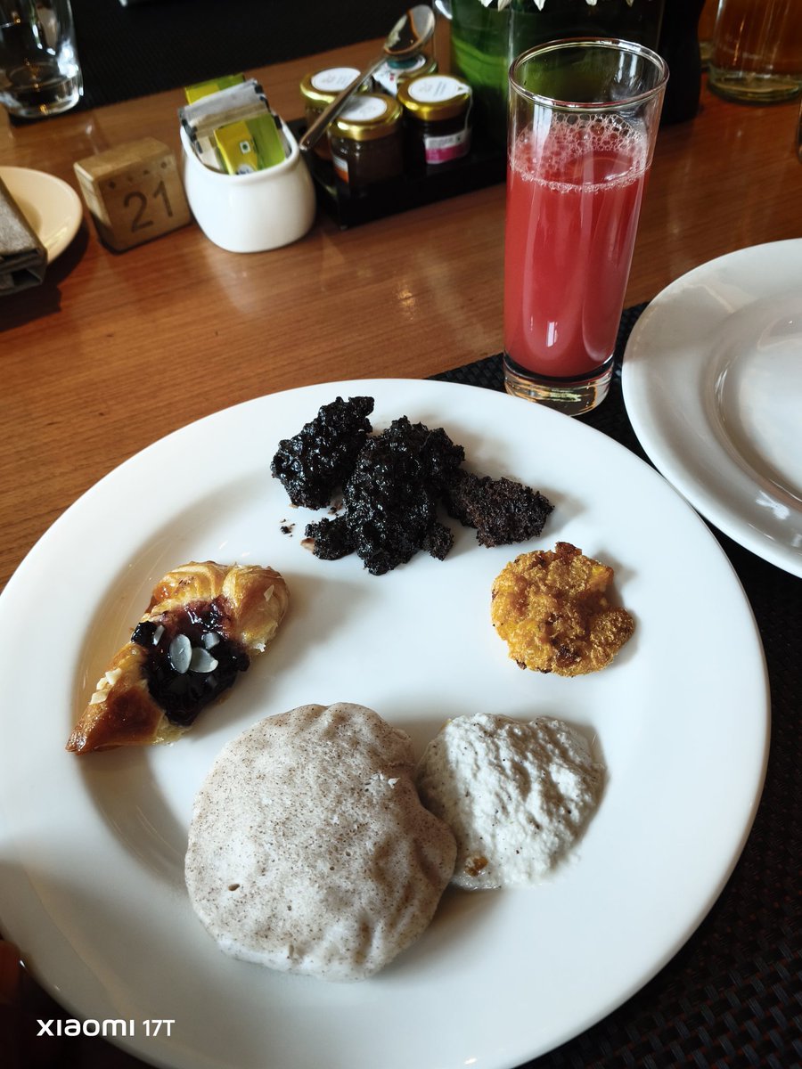 TechDekhoji's tweet photo. Not to think too much on table 😋
#Breakfast https://t.co/A2OuK0Bida