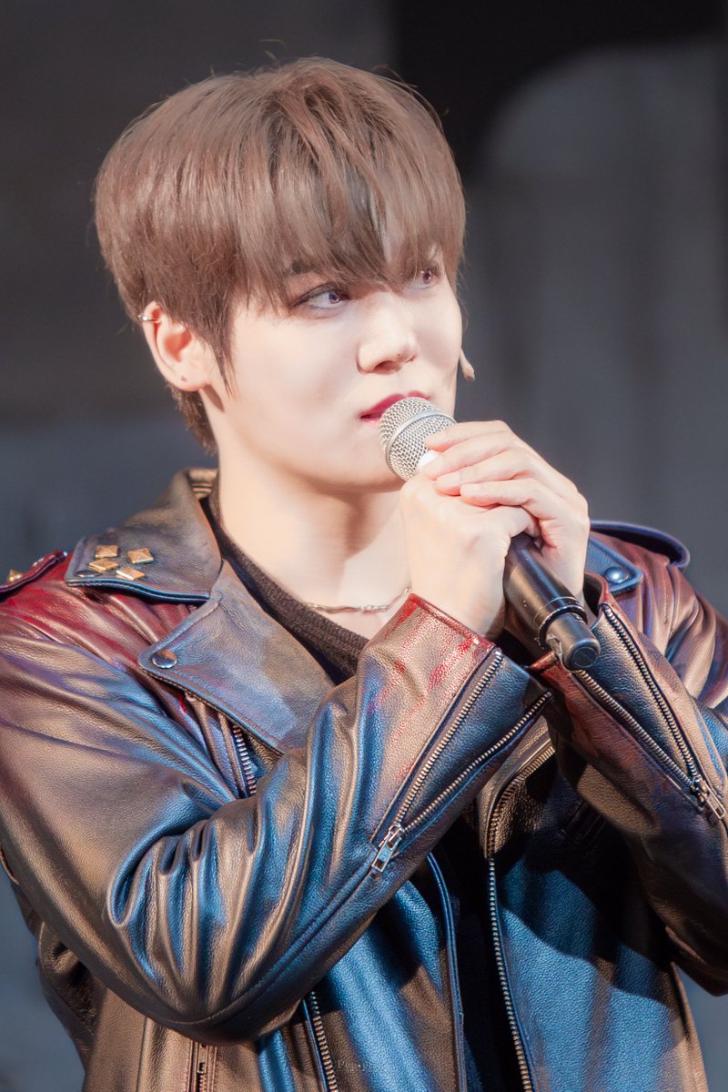 Pep_pic's tweet photo. 260530 19:00 <펑크🎸> 막공 무대인사

글렌 | #양지원 배우님 
-

그때 나는 믿었어
음악의 기적을 https://t.co/ca432Ing2k