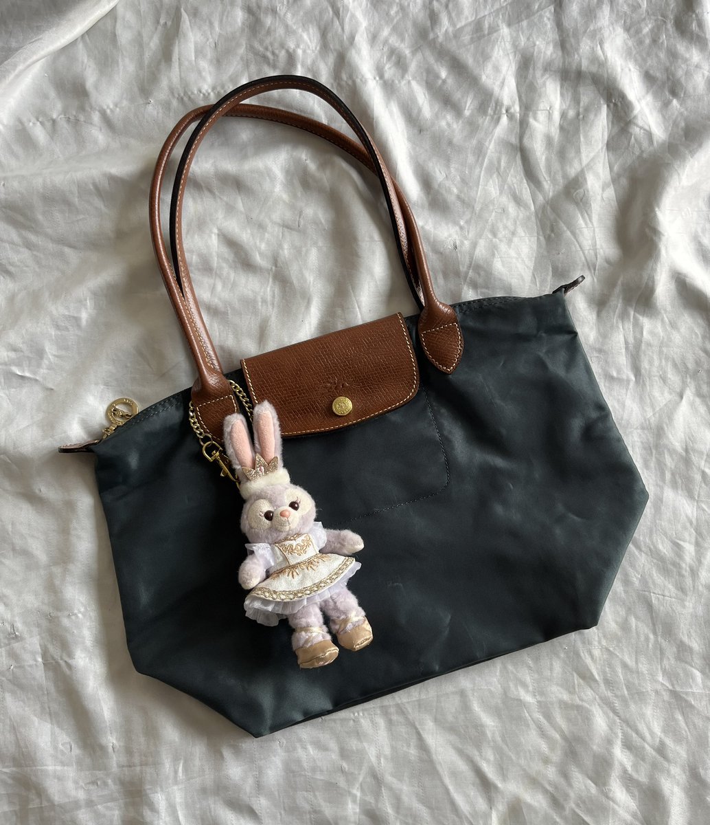 drromancez's tweet photo. ส่งต่อ Longchamp S long 
สีตามหา ใบยี้ผ้าเงาสวย หูจับแข็ง ขอบมุมสวยค่ะ ผ้าแยกซับไม่มีผลต่อการใช้งานค่ะ 
ใส่ไอแพดได้ค่ะ
ส่งต่อ 1490 บาท✨
#ส่งต่อกระเป๋า #ส่งต่อlongchampแท้ #longchampthailand #longchampsecond #ส่งต่อlongchamp
#กระเป๋าlongchamp https://t.co/4bGaZ6noWp