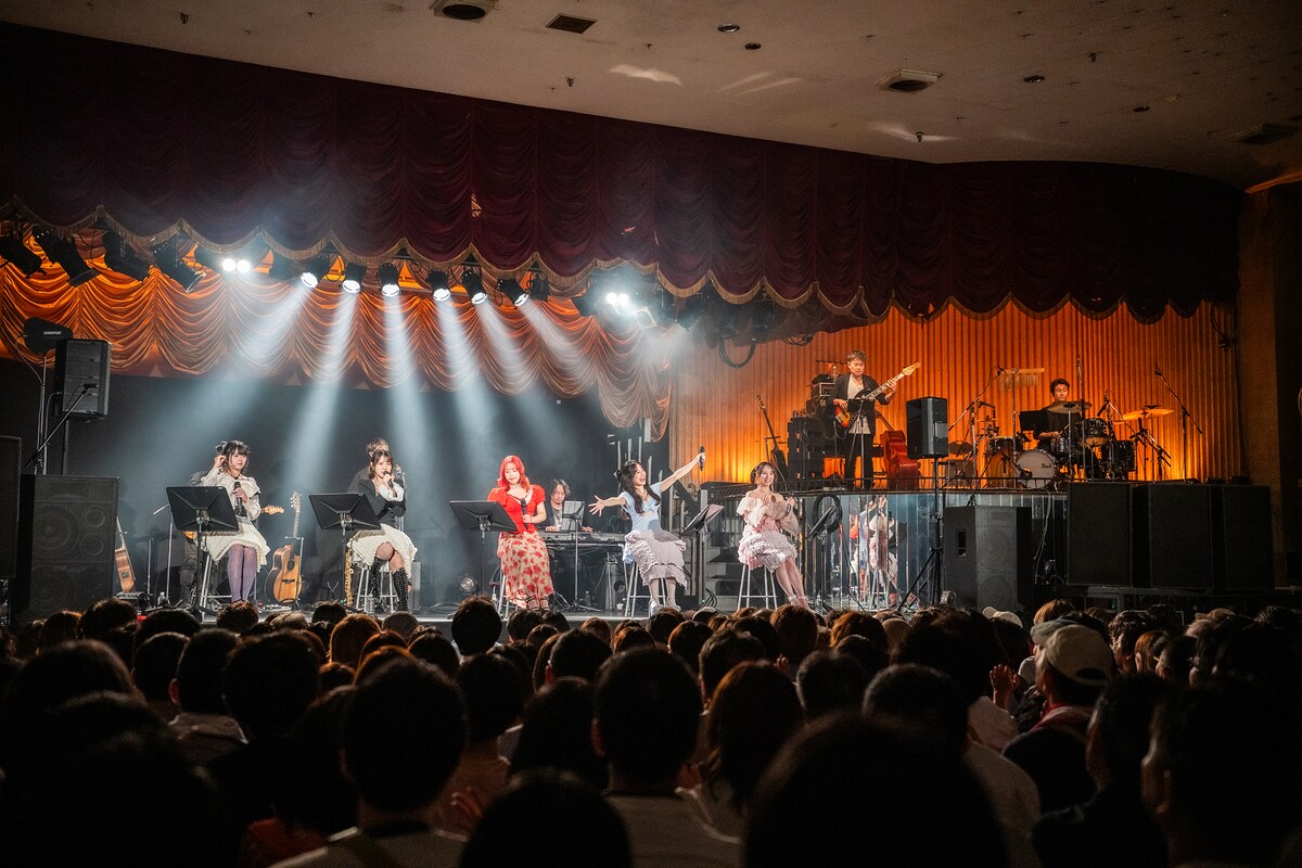 natalie_mu's tweet photo. 【ライブレポート】
フィロソフィーのダンス💃ダンスを封印
歌で勝負の念願アコースティックライブ🎤

レアなアレンジでレアな楽曲が続々
11年の歴史を噛み締める（写真73枚）
https://t.co/UP0opdtCwp

#フィロソフィーのダンス #フィロのス https://t.co/3FgYKqqCeU