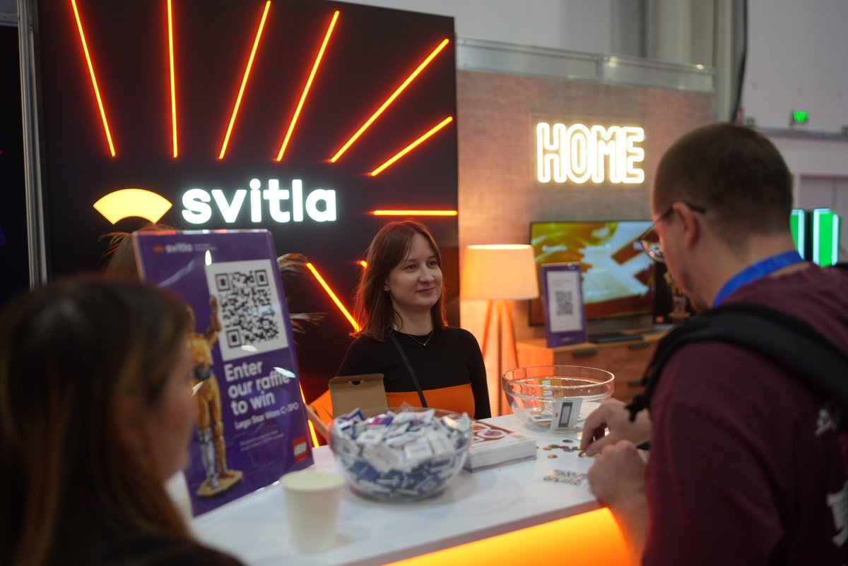 DevTalksRo's tweet photo. The excitement is in the air ✨

Day 2 is officially here, and another incredible round of speakers is getting ready to join the stages at DevTalks Romania 2026.

We love seeing so many of you gathering at the biggest tech conference in CEE, ready for new ideas, fresh perspectives, and meaningful conversations.

Now grab your coffee, explore the agenda, and decide which speakers and sessions you don’t want to miss today 👀