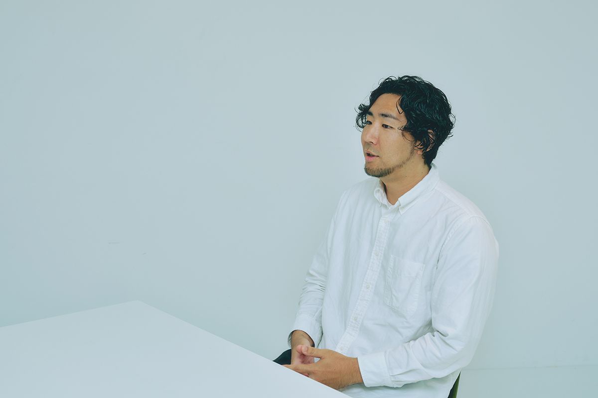 BRUTUS_mag's tweet photo. 目指したのは「より人間らしい美しさを持つデザイン」。

是枝裕和監督の最新作『箱の中の羊』でヒューマノイド＝人型ロボットをデザインした田島光二にデザインの裏側を聞く。
https://t.co/0UnLdfbCXf https://t.co/IS3CNOiYWg