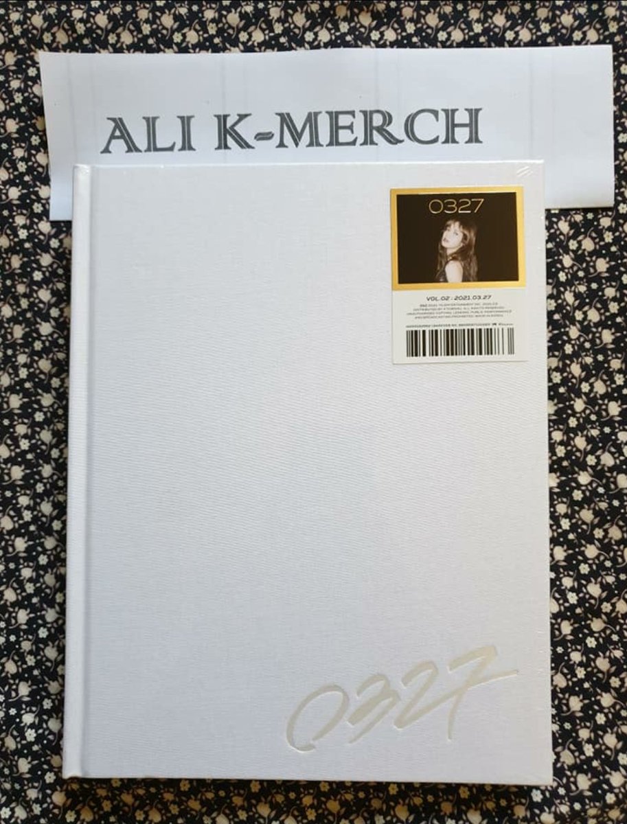 ALIKMERCH1's tweet photo. Wts/Lfb 
Lisa Photobook 0327 vol.2 
- With 2 YGselect Pob photocards
- First press
- Sealed
- On hand
- Available for same-day delivery and other couriers
https://t.co/30ZgF2pHFl https://t.co/7oNvL2yccz