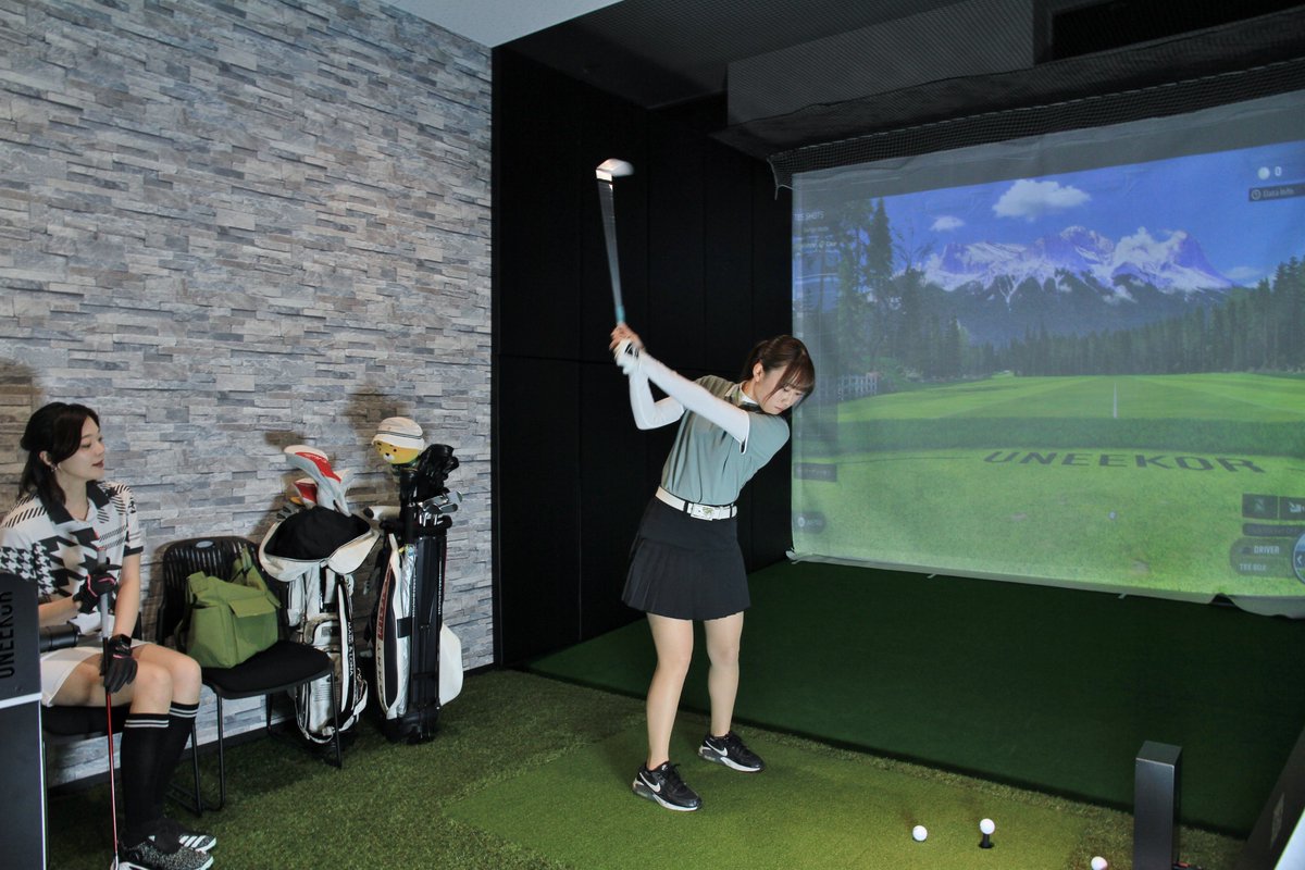 golflabo_square's tweet photo. 仙台市若林区の屋内ゴルフ練習場
『ゴルフラボスクエア』です。

当店は完全個室なので、
女子同士でも安心してガチ練（ゆる練も）できます😆

メンバー様のご予約で
おふたり（メンバー＆ビジター）まで
ご利用可能なので、お友達を誘ってぜひどうぞ〜👌

#仙台ゴルフ練習場 #仙台ゴルフ https://t.co/KnCAtGyCWb