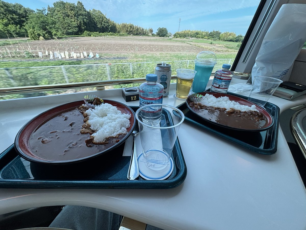 homotsuko's tweet photo. シーフードピラフ食べるつもりが匂いに負けた🍛 https://t.co/fIizJoIiD7