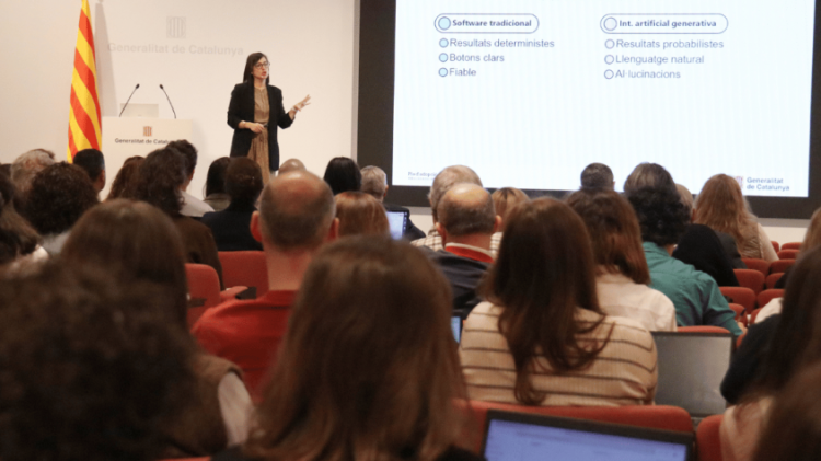 xarxaomnia's tweet photo. 🤖 La Generalitat impulsa un nou programa de formació en intel·ligència artificial per a més de 250.000 professionals públics.

Ètica, prompts, agents digitals i usos responsables de la IA per reforçar uns serveis públics més eficients i accessibles 💻

https://t.co/skATq6bMzU https://t.co/XsDIb98bYL