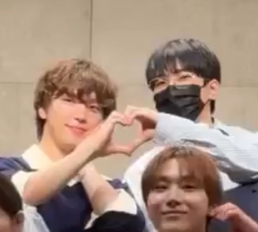 feat_jww's tweet photo. the wonchan crumbs that we are getting these past few months IM LIVING!!!! https://t.co/mojeg7szqB