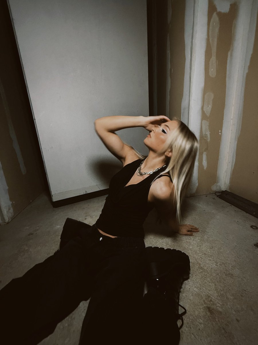 JulesRulesAll's tweet photo. This is aura btw. https://t.co/IF76TNttV6