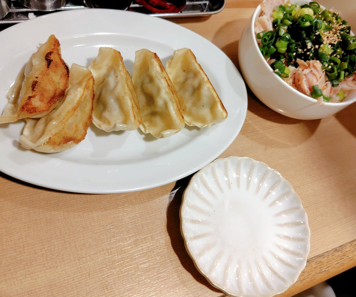 siosotogohan's tweet photo. #中華そばたかばん
#学芸大学
#ラーメン
#つけ麺
#餃子 https://t.co/DxWqx7Q4Sw