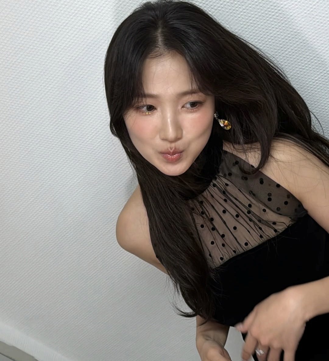 hyepdding2's tweet photo. 🚨 이멀전시 이멀전시 🚨
전방에 미녀 등장
260604 #김혜윤 인스타 게시글 (1) https://t.co/QParraaIaA