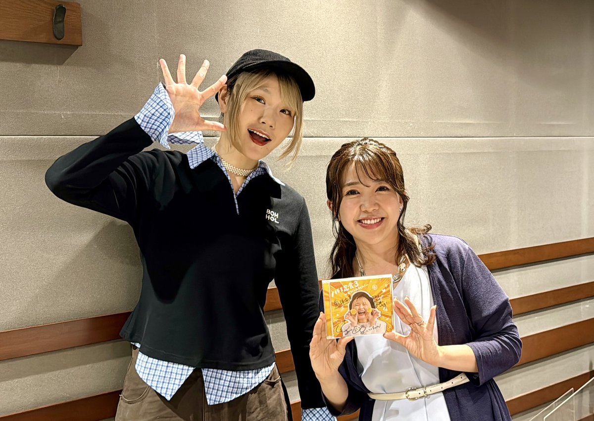 recorrer_jfn's tweet photo. 6/4(木) 🤝レコレール・ミーツ

ポップピアニストの #ハラミちゃん (@harami_piano)をお迎えしました！

現在『ハラミちゃん47都道府県ピアノツアー』を開催中！

最後にお届けしたのは…
♫ 虹 ／ ハラミちゃん

↓ ハラミちゃんの詳しい情報はこちら！↓
https://t.co/EmhPDNkl2I

#ハラミラジオ @JFNharami_radio
#レコレール #鬼頭由芽