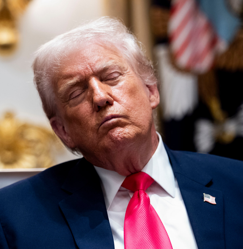 MapleRebuttal's tweet photo. @BulwarkOnline Such a statesman. 😂
Trump seems angrier than usual since his last visit to Walter Reed. The Trump show is coming to an end.

#BirthdayEffect
#PuddingBrain
#MocaMensa
#SirNapsALot
#BlinkingBeauty https://t.co/iTTk1zxyGS