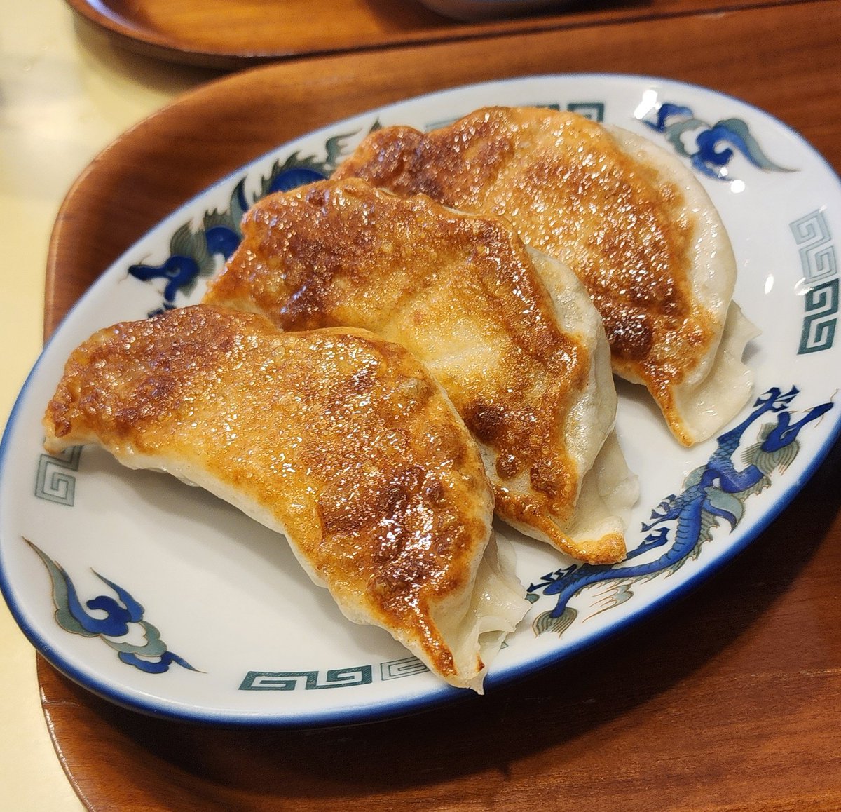 meshi_com_'s tweet photo. 最近忙し過ぎたので今日は昼にゆっくり久しぶりの @まる長らーめん 🍴🍜🍥🥟 #食人 #らーめん #寿司 #パスタ #食べる #大盛 #ご飯 #朝食 #夕飯 #つまみ #お酒 #ビール #晩酌 #孤独のグルメ #深夜食堂 #飯テロ #グルメ #ヤーミー #美味しい #旨い #外食 #料理 #料理男子 #鍋 #野菜 #健康 #ドジャース https://t.co/hY9Yjtps8O