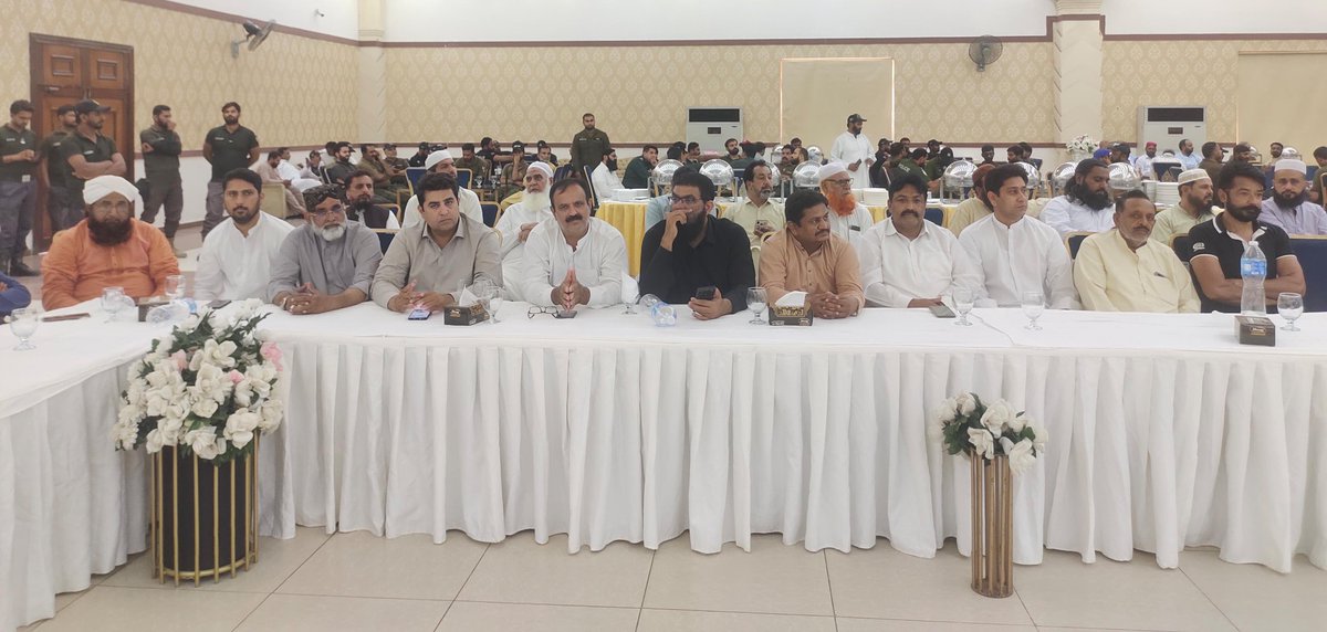 CommissionerBpr's tweet photo. زیر سرپرستی قافلہ امن شاہ جہان مارکی بہاولپورپہنچا،چیئرمین مرکزی رؤیت ہلال کمیٹی پاکستان /خطیب وامام بادشاہی مسجد لاہور سفیر امن مولانا سیدمحمد عبد الخبیر آزاد کی زیر صدارت ڈویژنل سطح پربھر پور اور کامیاب اجلاس منعقد ہوا، پاکستان کا دفاع مضبوط ہاتھوں میں ہے،ہرآنے والادن پاکستان https://t.co/46NAKLZGft