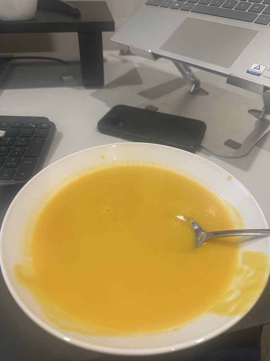 ningoh_'s tweet photo. Winter is here, pumpkin svupu lets go…hluuuuppp https://t.co/xPUI6g0llM