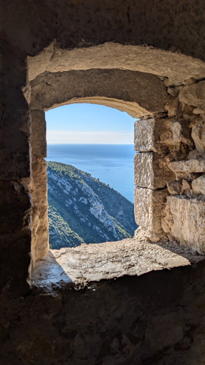bergamina's tweet photo. @Holden88805 @ForzaHorizon @XBOX I love to take this kind of picture. This one is IRL photo, though. I took last Easter in Èze, when I was visiting the French Riviera. https://t.co/uqOCW23DKL