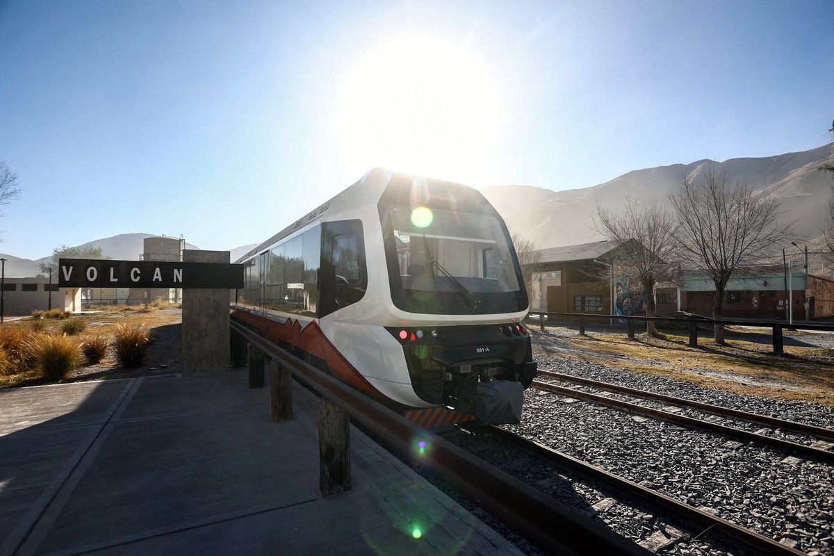 CKBUBO's tweet photo. Argentina’s solar-powered train is heading into the Andes after dark. From June to September, the Tren Solar de la Quebrada will combine stargazing, regional cuisine and mountain scenery. Great reminder that the best travel stories often begin after sunset. #Argentina #TravelNews https://t.co/HAwBrNvABC