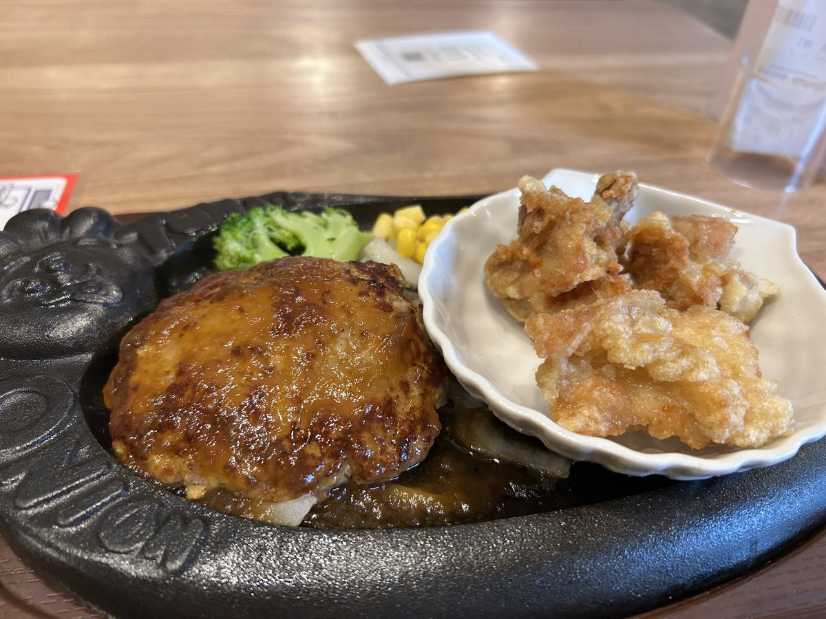 erenesanda's tweet photo. トマト＆オニオンでランチ https://t.co/rxnvPN434C