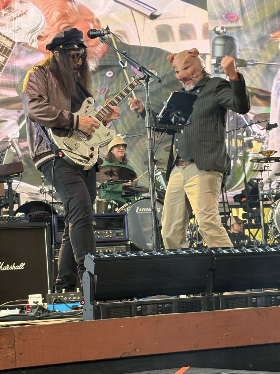 ValKline2's tweet photo. @seanonolennon @cl_delirium #CLE Fabulous show!!  Thank you!! 😁❤️🎶 https://t.co/8OBzIWEBg0