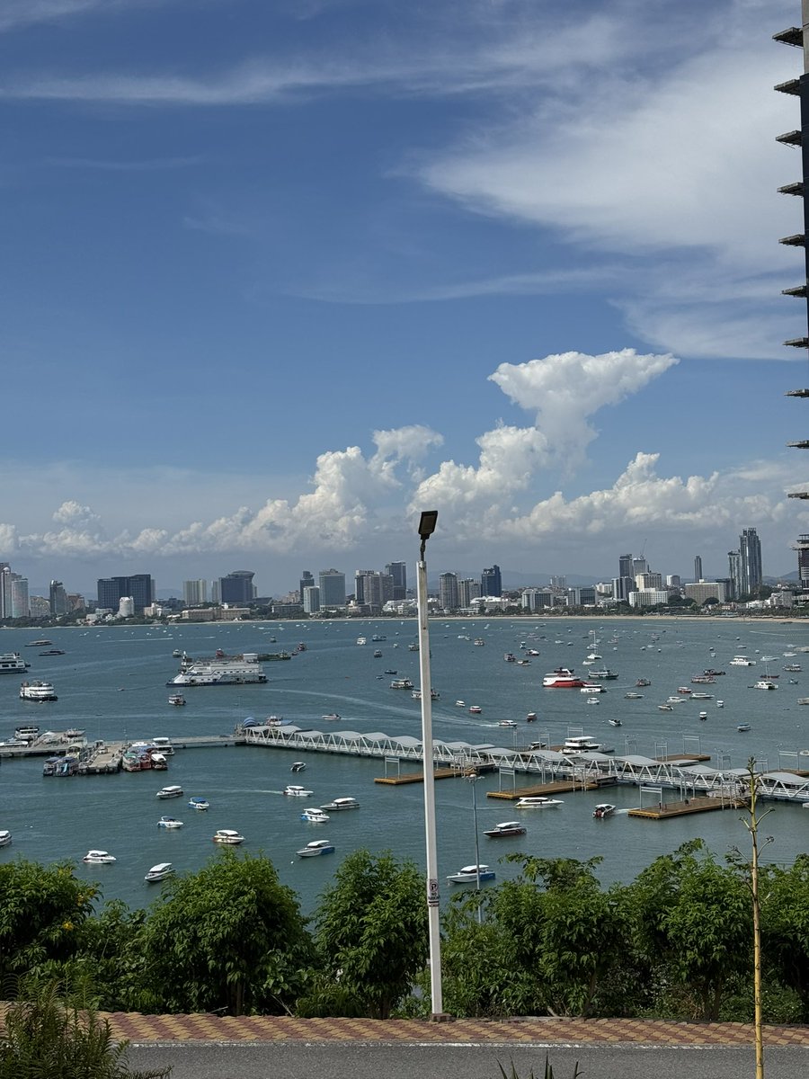 putrabag_'s tweet photo. Pattaya🧡💛 https://t.co/rEFPjRqTbl