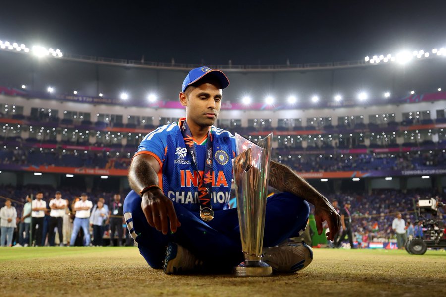 TheCricketPanda's tweet photo. Most T20I Wins as Captain
(win%)

◎ 50: Rohit Sharma (81%)
◎ 48: Babar Azam (61%)
◎ 44: Eoin Morgan (62%)
◉ 42: Suryakumar Yadav (𝟖𝟒%)
◎ 42: Asghar Afghan (81%)
◎ 42: MS Dhoni (60%)
◎ 41: Aaron Finch (56%)

Surya - also the only one to lead in 50+ games without registering 10 losses - set to be removed as T20I captain!