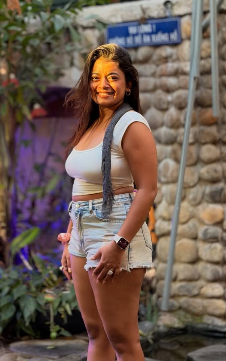 raokrish011's tweet photo. Deniki 2 viagra tablets vesi
Nenu kuda 2 vesukoni Asalu Mogga padipokunda Deeni Puvvu lo unna doola mottam Poyedaka kasi kasi ga dengutu Rasam mottam body meda karchi dengali 💦🥵 

@18_midhun65085 
@corngod2042 
@Lustyyyking https://t.co/3YKbfXqhkO