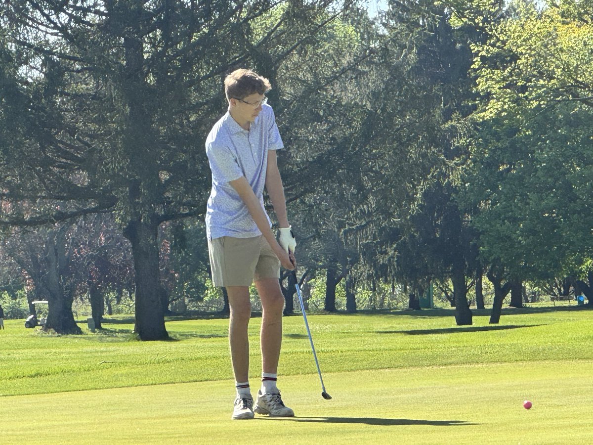 Sambsegss's tweet photo. Birdie putt! https://t.co/EIAS7RMbby