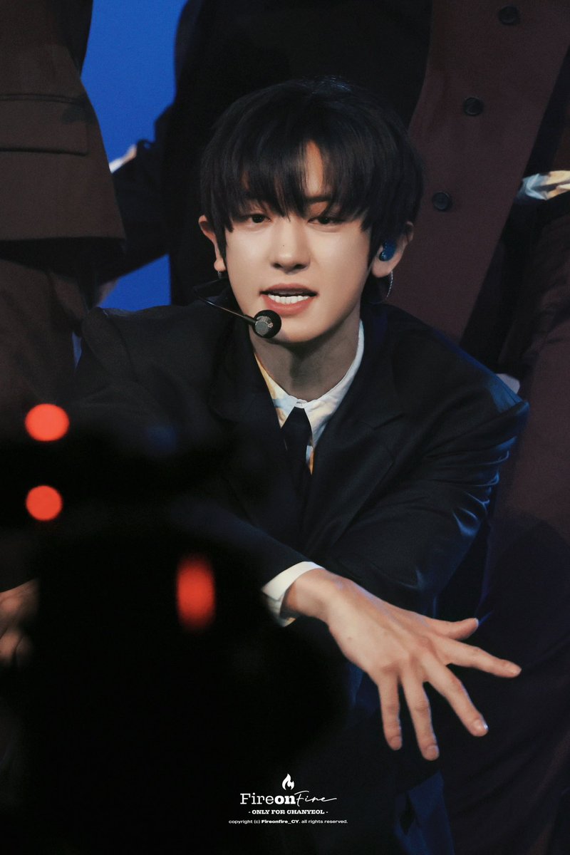 Fireonfire_CY's tweet photo. 260530 메가콘서트
#CHANYEOL #찬열 https://t.co/CD2UIkk4Sv