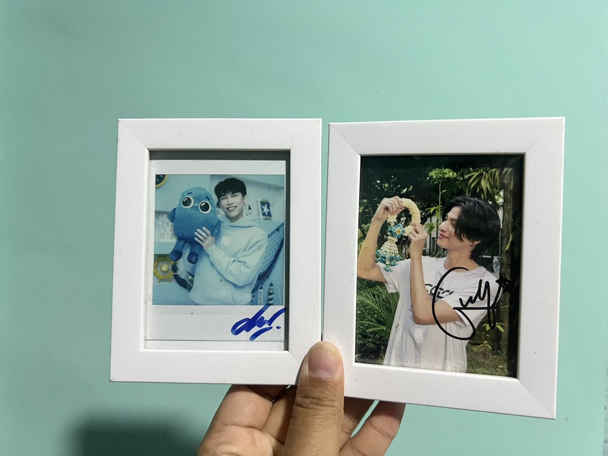 ing_phorada's tweet photo. ปล่อยๆ จร้า 

รูปโพลารอยด์พร้อมลายเซ็นพี่มิว+ น้องกลัฟ 

ใบละ 500 บาท (ซื้อคู่ลดให้ได้จ่ะ)

สนใจ เดมมาได้เลยจร้า

#ตลาดนัดหวานใจมิวกลัฟ
#ตลาดนัดหวานใจ
#ตลาดนัดลูกบอลของคุณบิ๊กกลัฟ
#ตลาดนัดmss https://t.co/5631HOXJ8N