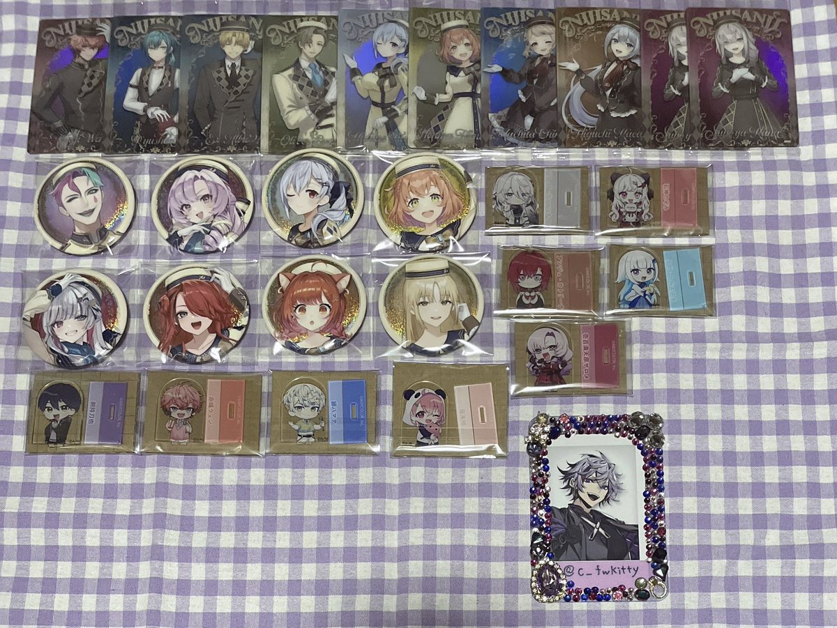 c_fwkitty's tweet photo. 【交換】にじさんじ チョコエッグ ウエハース ビスケット

譲▶️画像1枚目の方
   ＊画像2枚目のステッカーのみ初期傷が       
      あります
   ＊1部お声がけ中あります

求▶️画像3枚目
        異種の場合は4枚目参照
      アクスタ⇔缶バ可能です

郵送交換
よろしくお願い致します。 https://t.co/zMGKRVYQy7