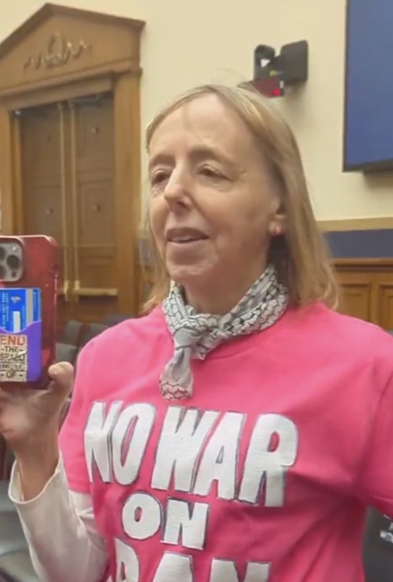 KatManDoToo2's tweet photo. @medeabenjamin You are a pathetic little troll 👿 https://t.co/J2gI4Grirw